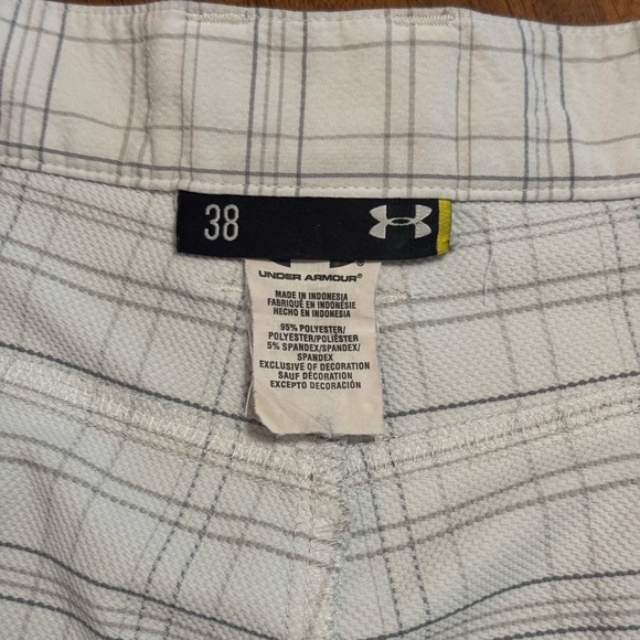 Men’s Golf Shorts - 38 - Picture 9 of 12